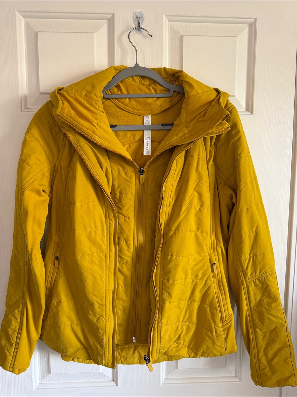 Lululemon Women’s Hooded Insulated Jacket - Removable hood. Mustard Yellow